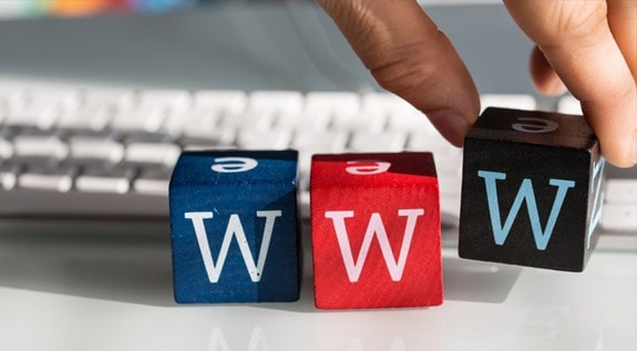 PRESENÇA NA WEB: INFLUÊNCIA DIRETA NA DECISÃO DE COMPRA